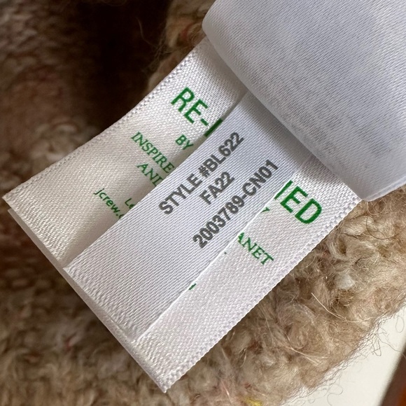 J. Crew V-Neck Beige Space Dye Knit Sweater Size Medium Wool Alp… - Picture 9 of 13